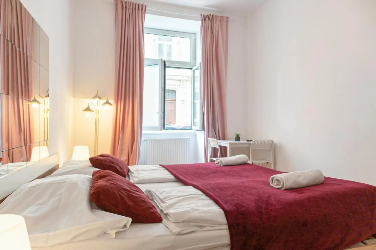 Lovely 3Br Shared Apart - Perfect For Longstays In Lockdown Wiedeń 0*,  Austria