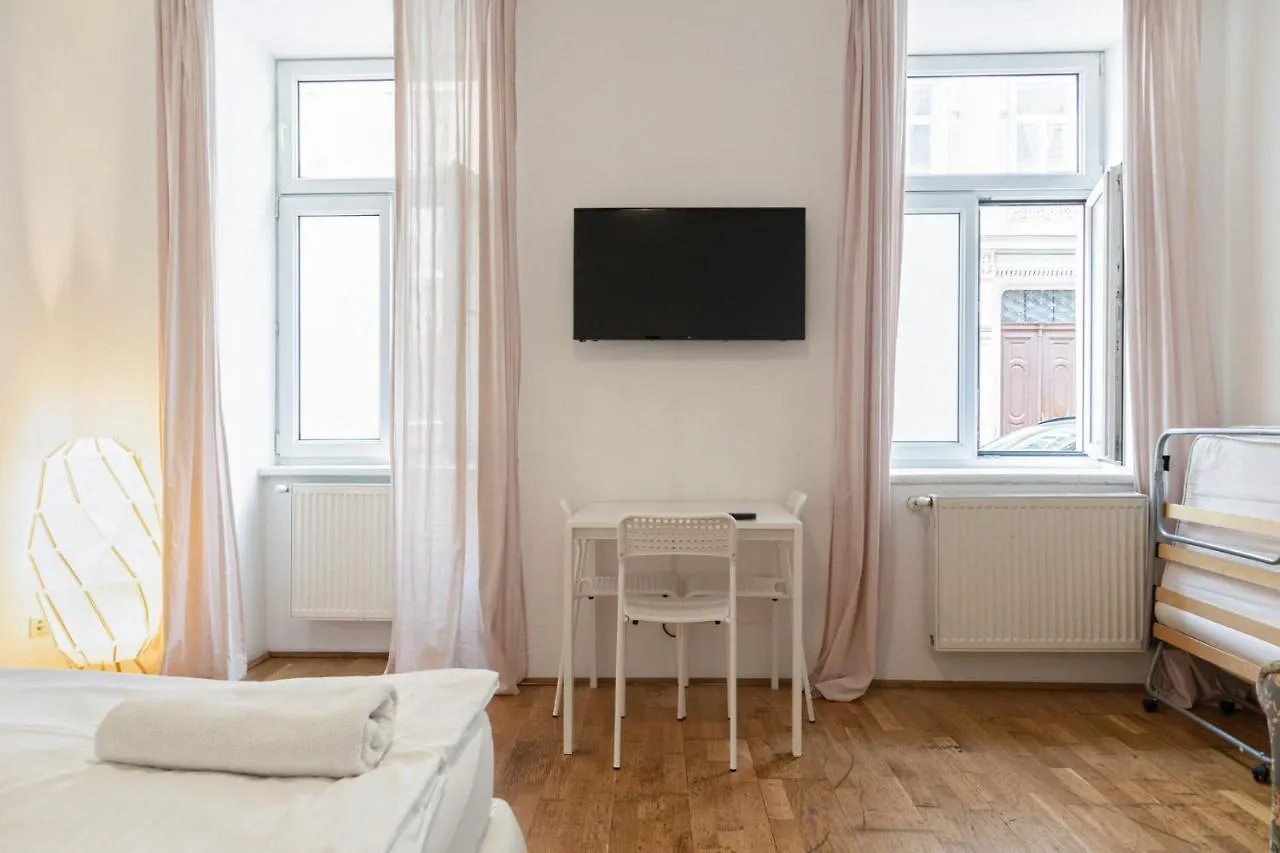 Apartament Lovely 3Br Shared Apart - Perfect For Longstays In Lockdown Wiedeń