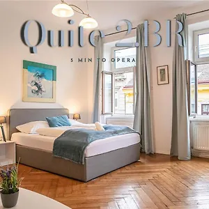 Apartament Roomy 2br Apt. Near Akh -perfect For Longstays, Wiedeń